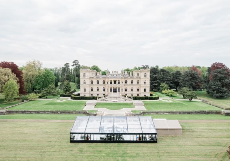 Mariage sous la tente Verrière au Château de Ferrières