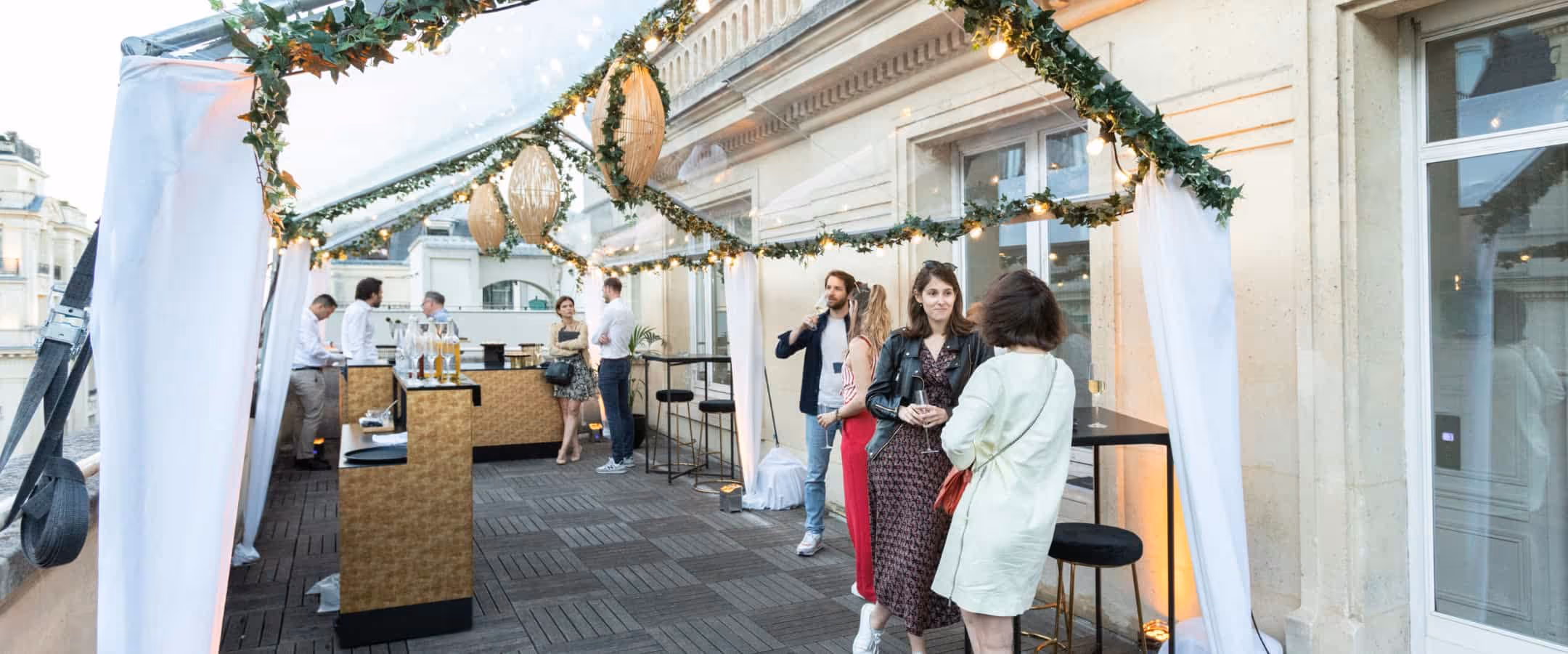 Back-to-work afterwork: ideas, venues, and expert tips