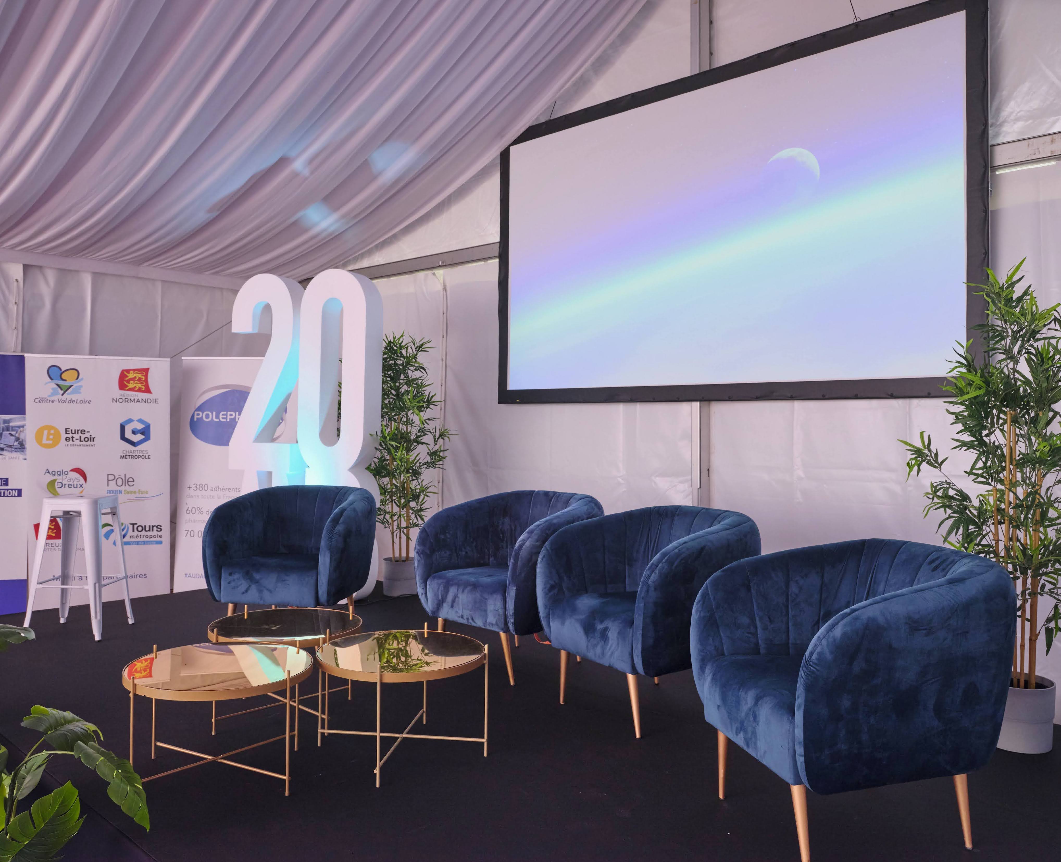 location fauteuil velours Atawa