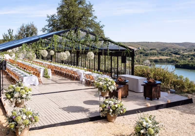 Installation de terrasse sur-mesure pour vos événements