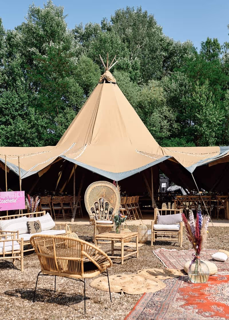 Furniture rental : Coachella Boho Furniture