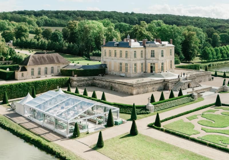 Mariage sous tente cristal au Château de Villette