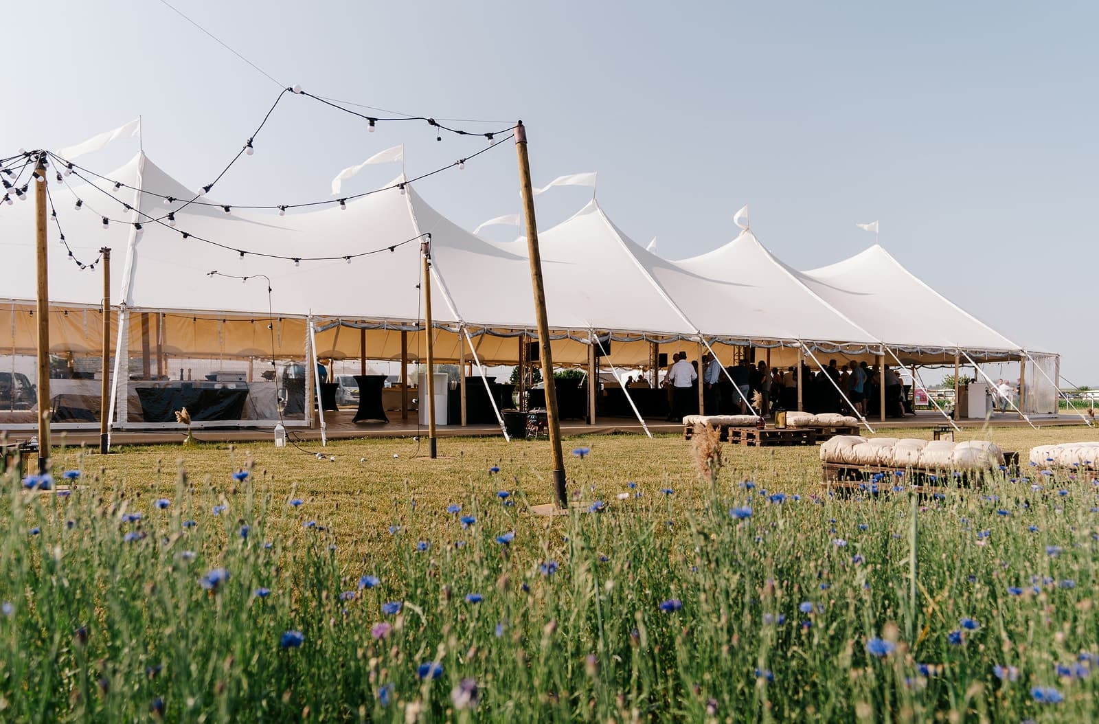 Location de tentes, barnums et chapiteaux à Fribourg