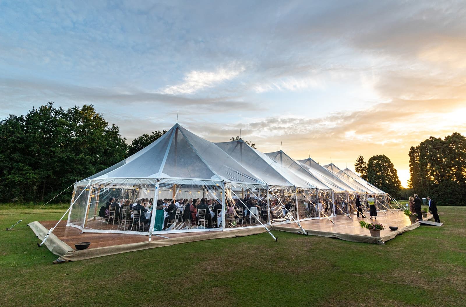 Location de tentes, barnums et chapiteaux à Saint-Germain-en-Laye
