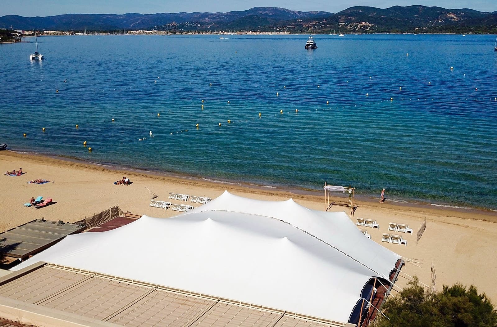 Location de tentes, barnums et chapiteaux à Spérone