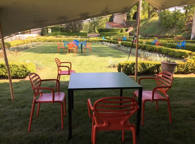 Furniture rental : Colorful Furniture