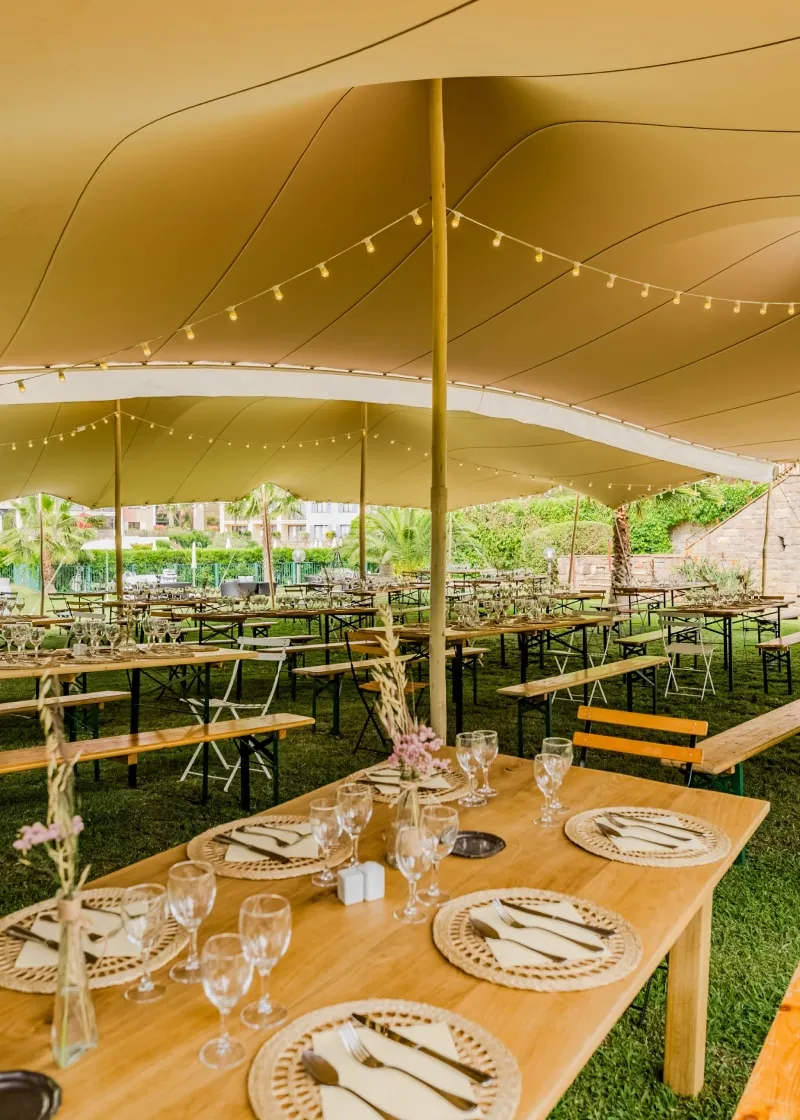 Furniture rental : Country Furniture