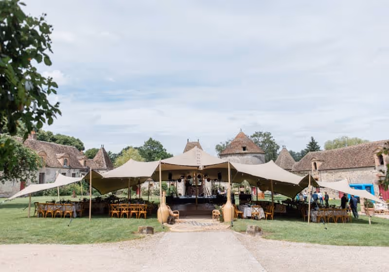 Nomadic stretch tent rental everywhere in France