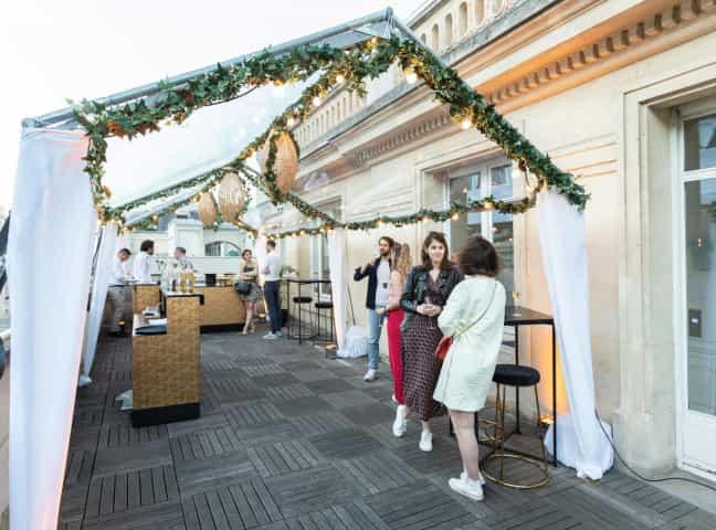 Back-to-work afterwork: ideas, venues, and expert tips