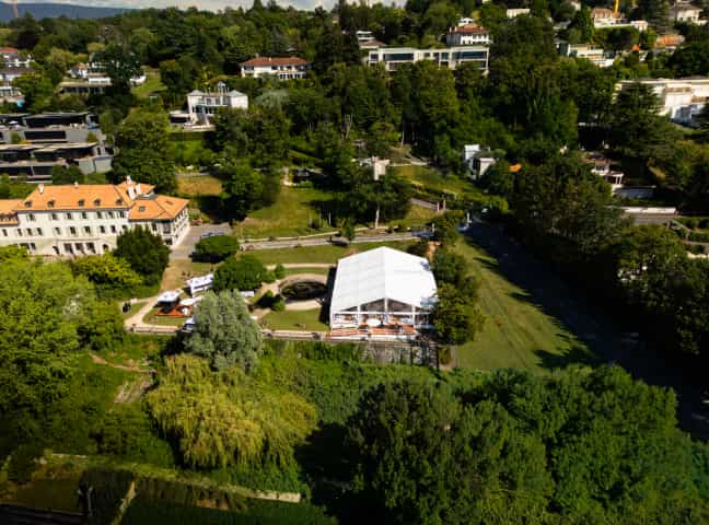 Achat ou location de structures événementielles : quel choix ?