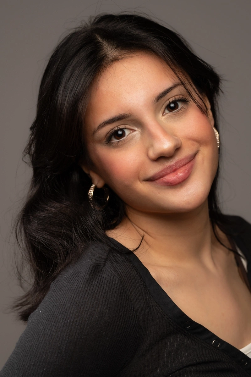 Nicole, copywriter and lighting assistant at Dock Street Studio in Leeds