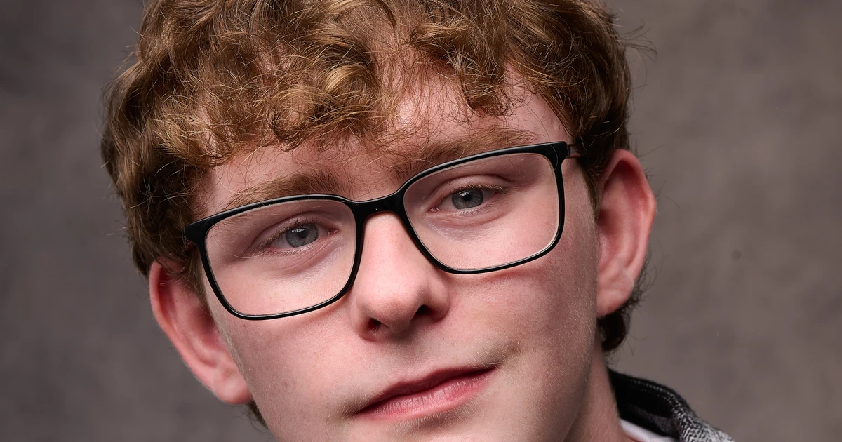 How to Pose Headshots | Headshot Photographer Leeds