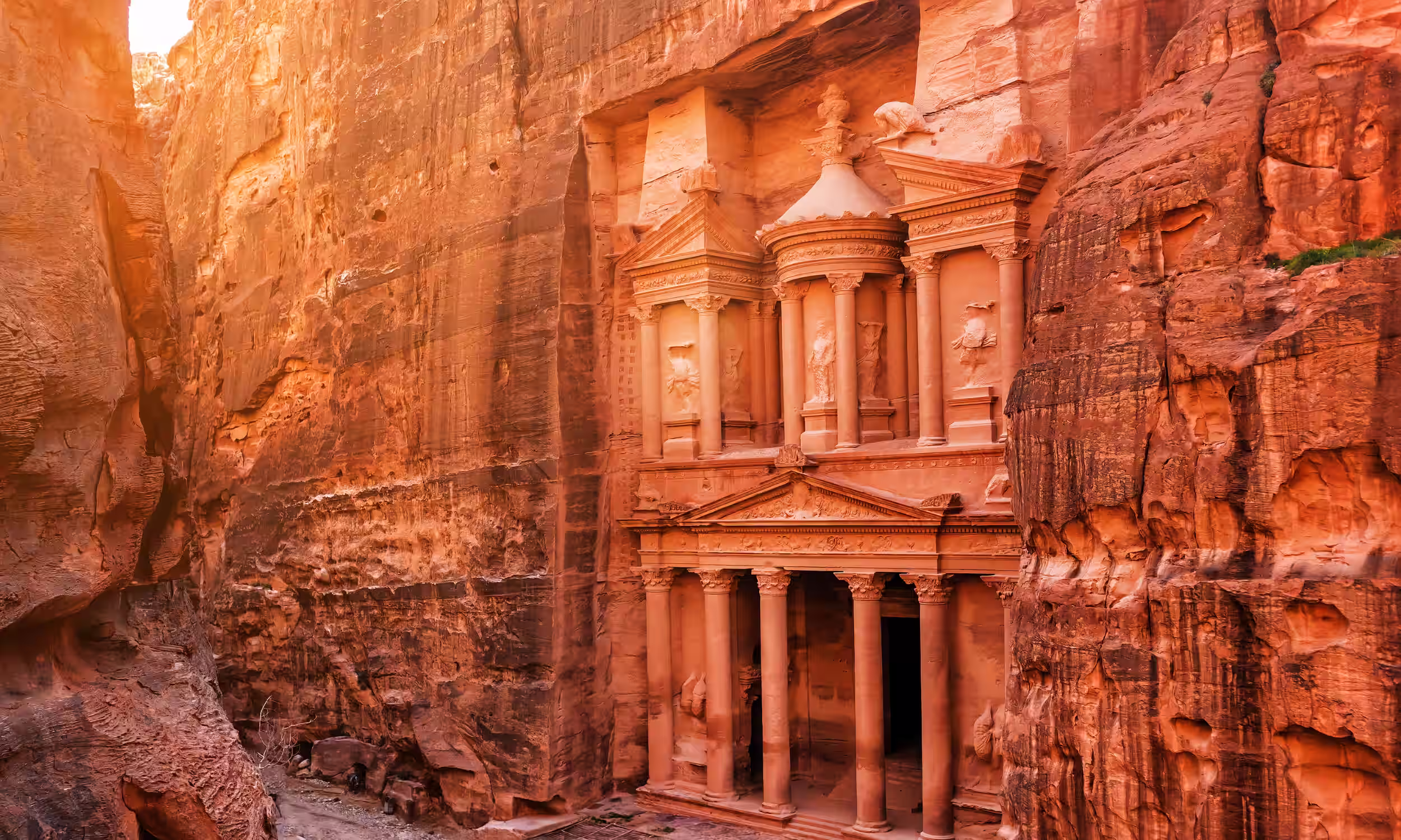 The famous Treasury (Al-Khazneh) in Petra, one of Jordan’s most iconic monuments.