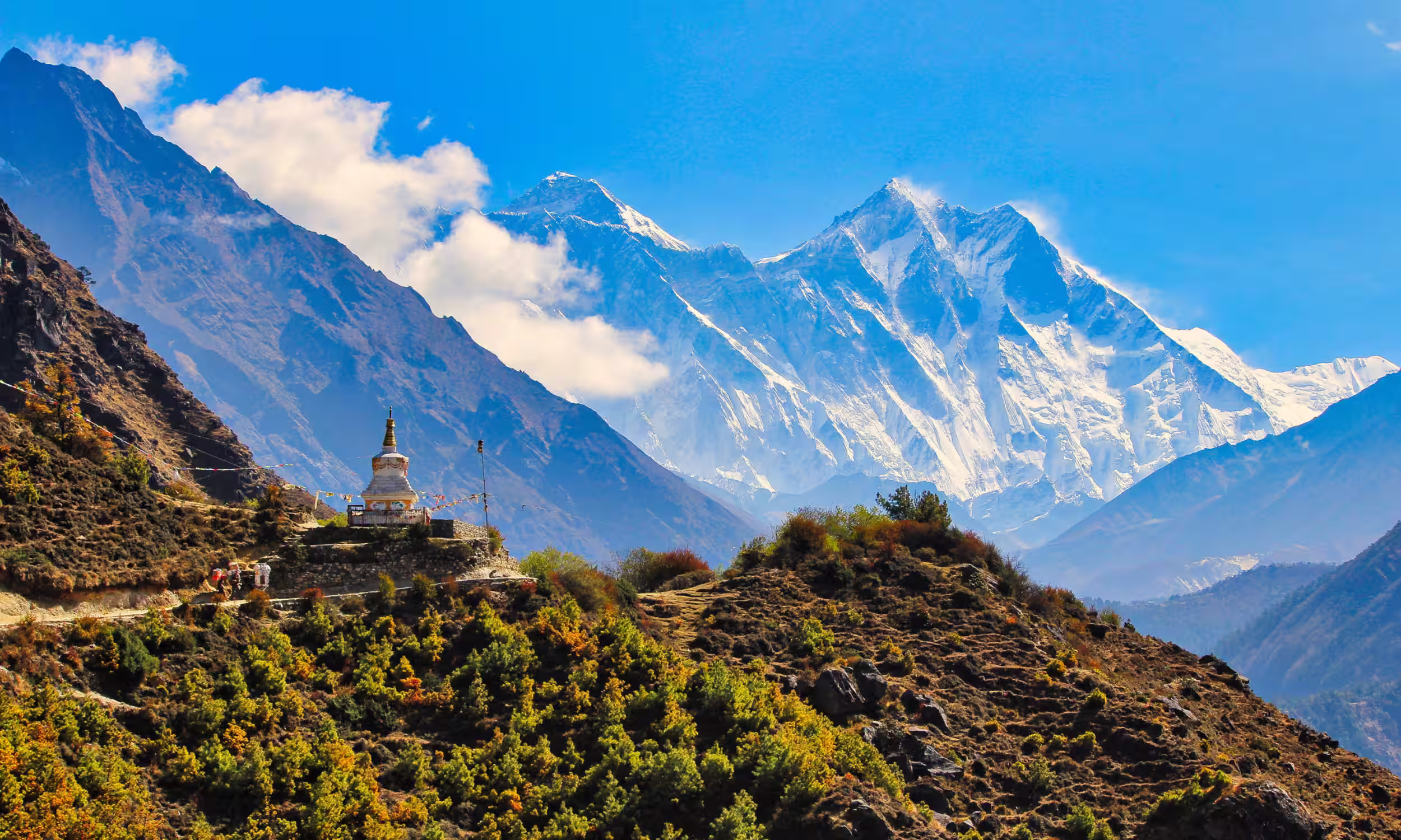 Monte Evereste e Lhotse na cordilheira do Himalaia, paisagem épica para lua de mel 