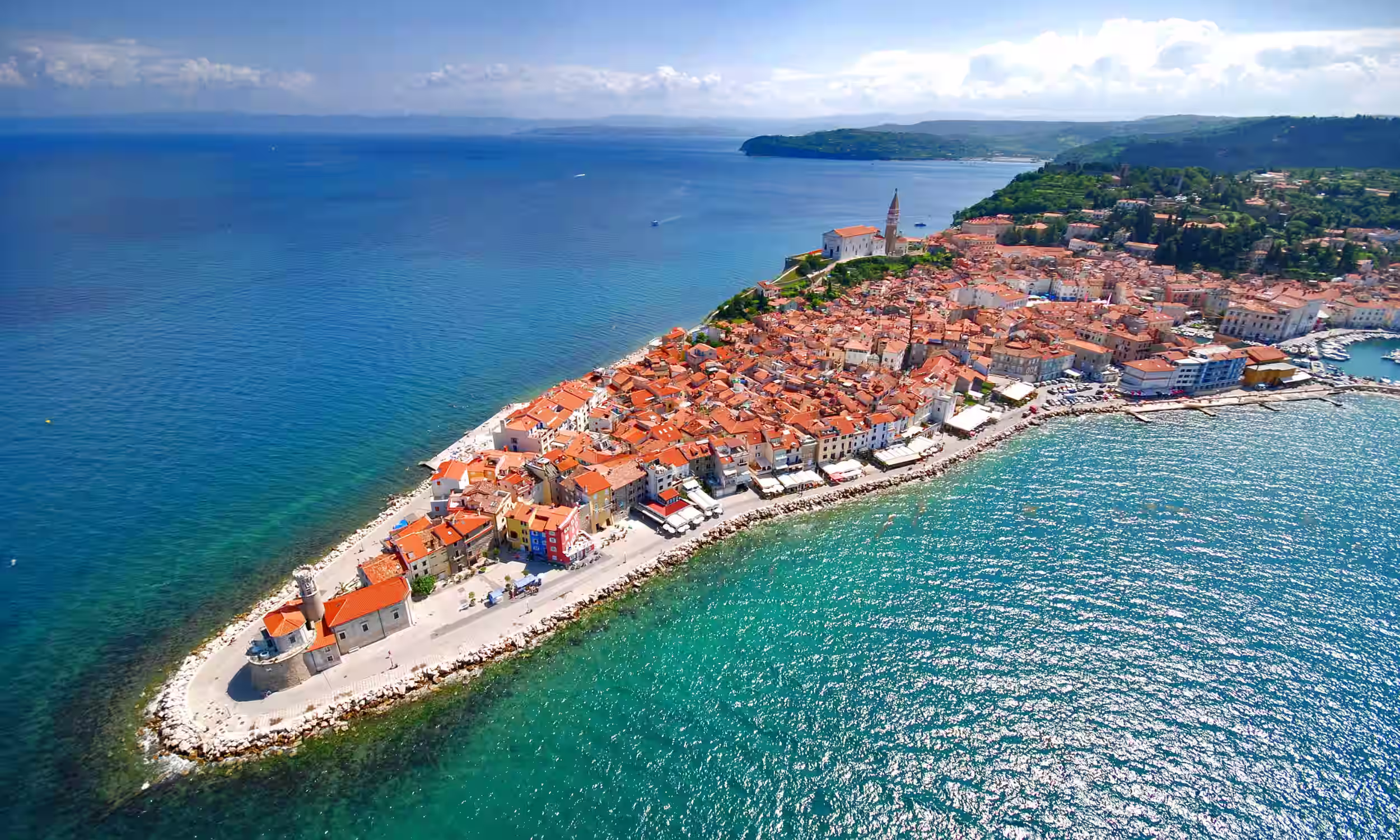 Riviera da Eslovénia em Piran, vila costeira romântica para lua de mel 