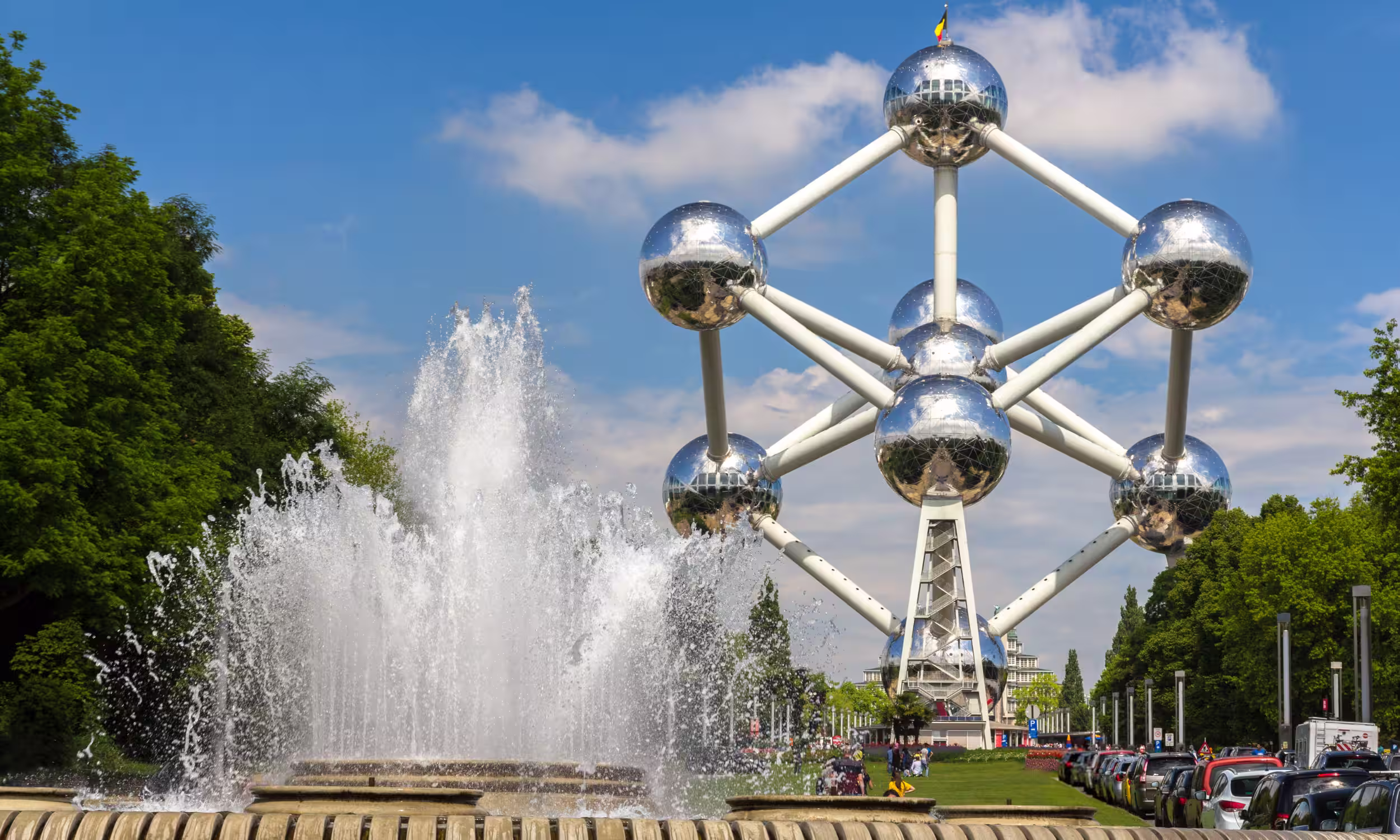 Atomium em Bruxelas, monumento moderno e icónico para descobrir durante uma lua de mel na Bélgica.