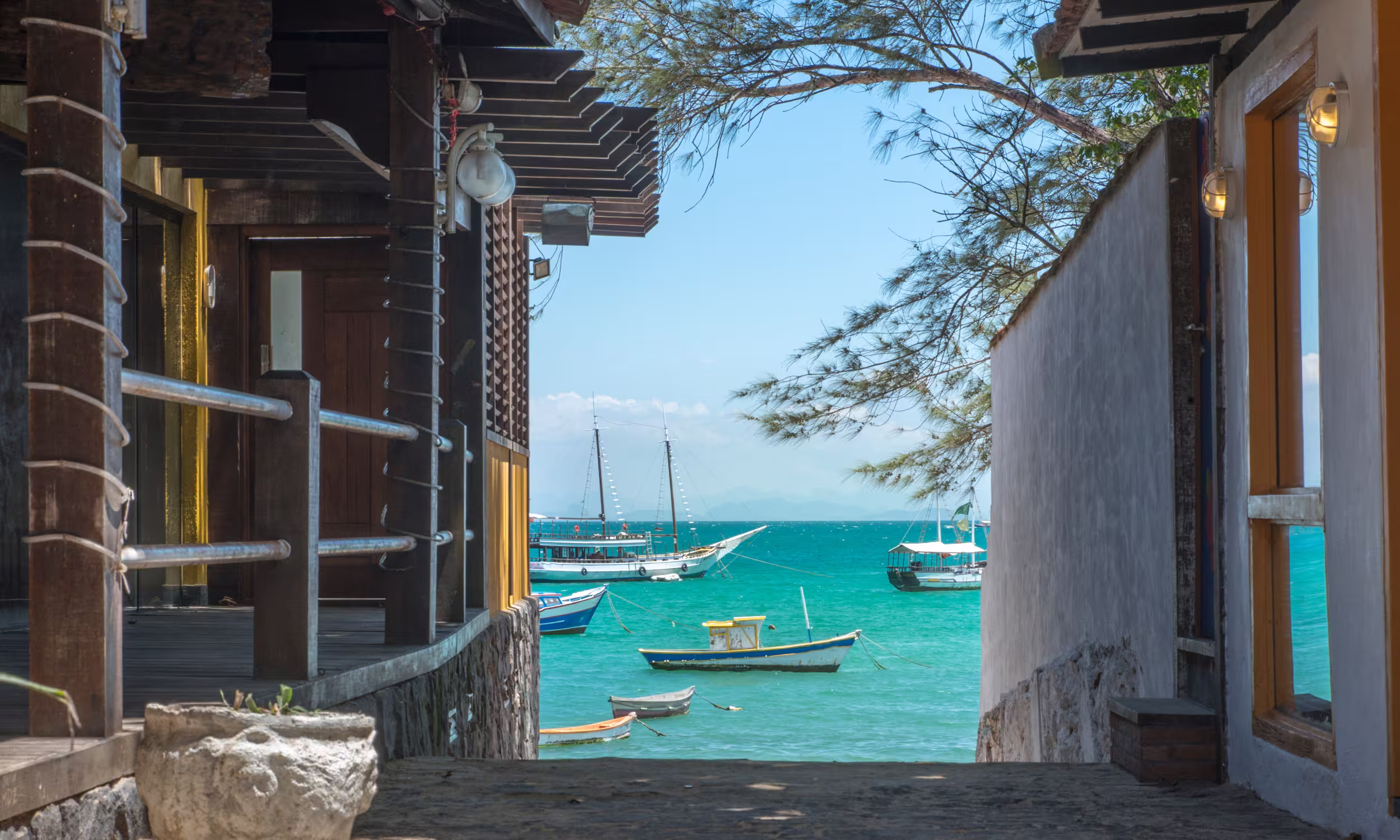 View along Rua das Pedras leading to the sea, one of the most iconic places in Búzios.