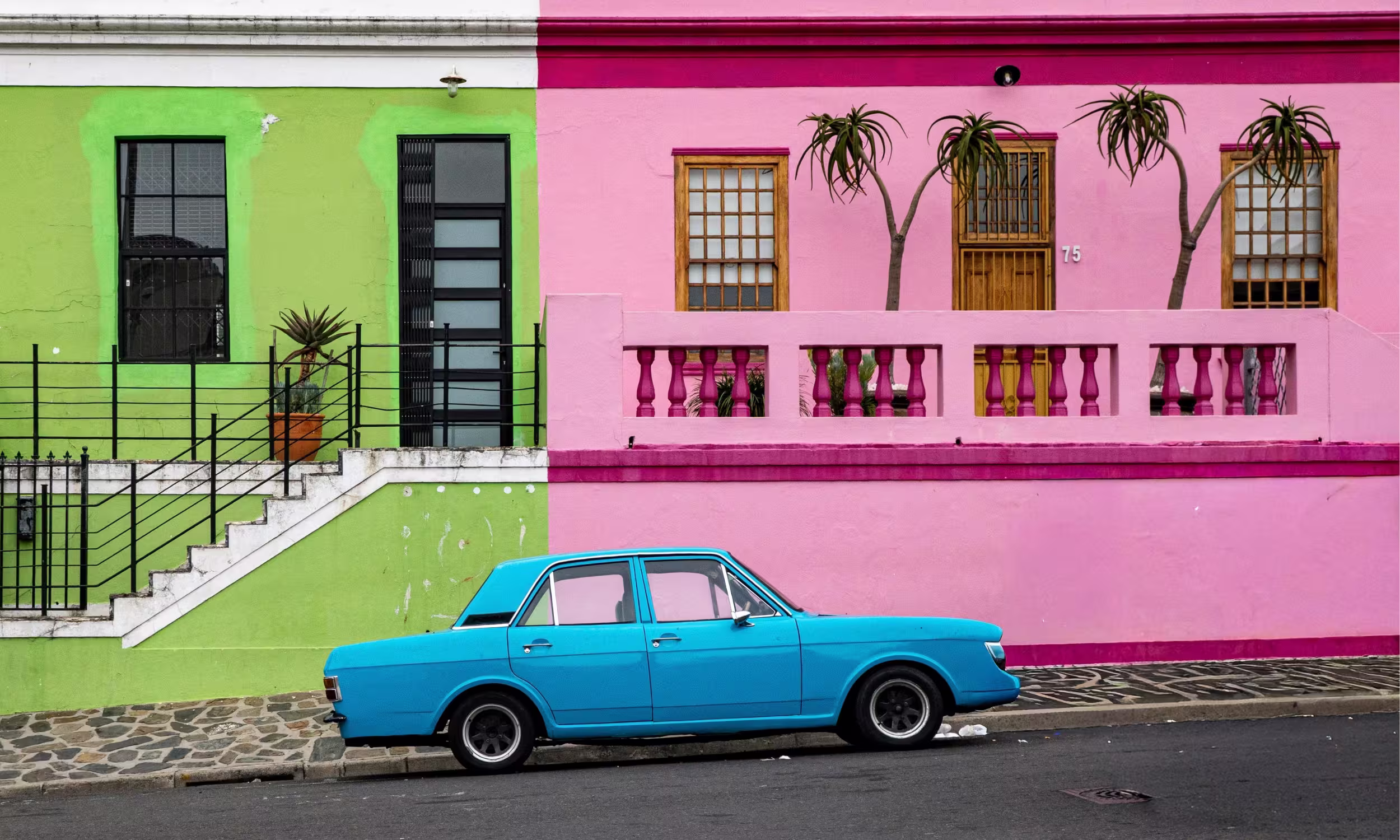 Casas coloridas do bairro Bo-Kaap, um dos locais mais icónicos da Cidade do Cabo.