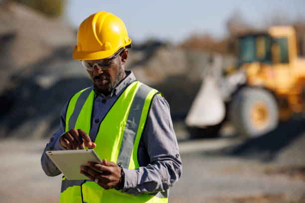 22,800+ Construction Worker With Ipad Stock Photos, Pictures & Royalty-Free  Images - iStock | Construction worker with ipad on white