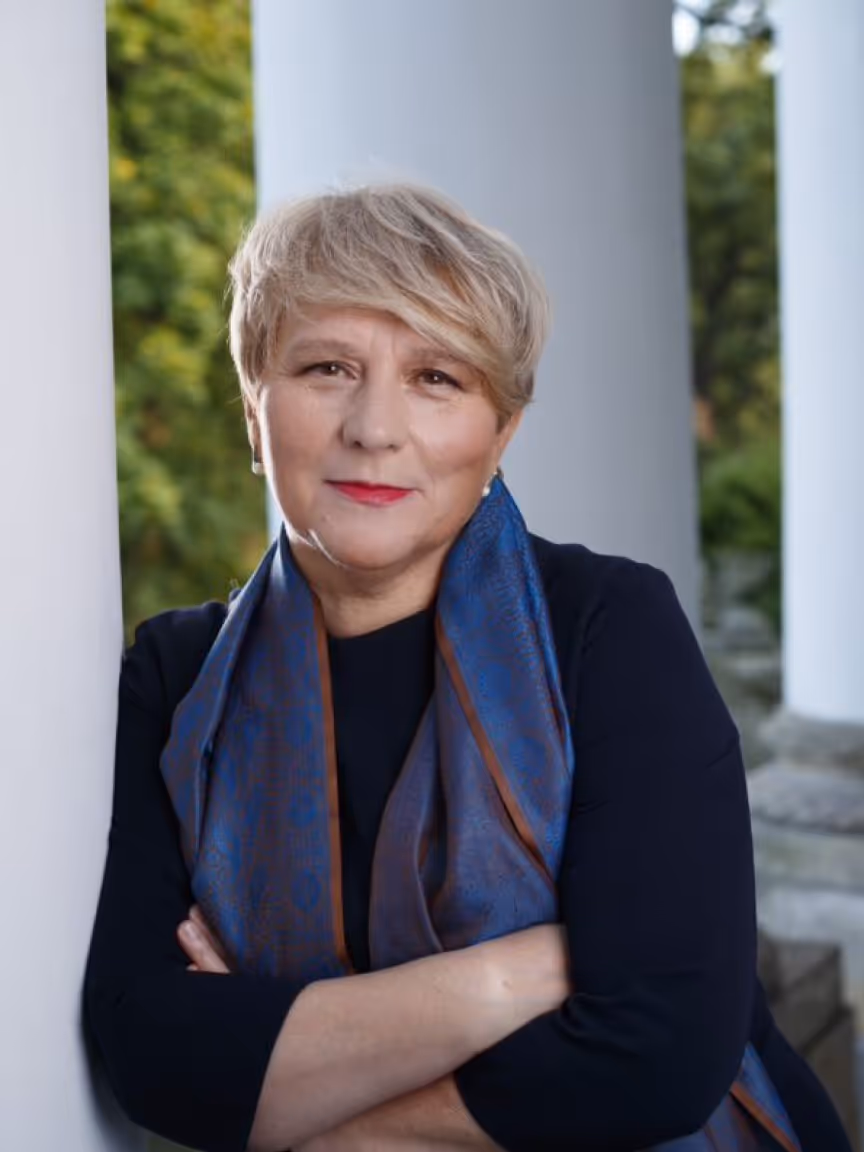 Ewa Ośniecka-Tamecka has served as Vice-Rector of the College of Europe since September 2007. She has always been based at the Natolin campus in Warsaw.