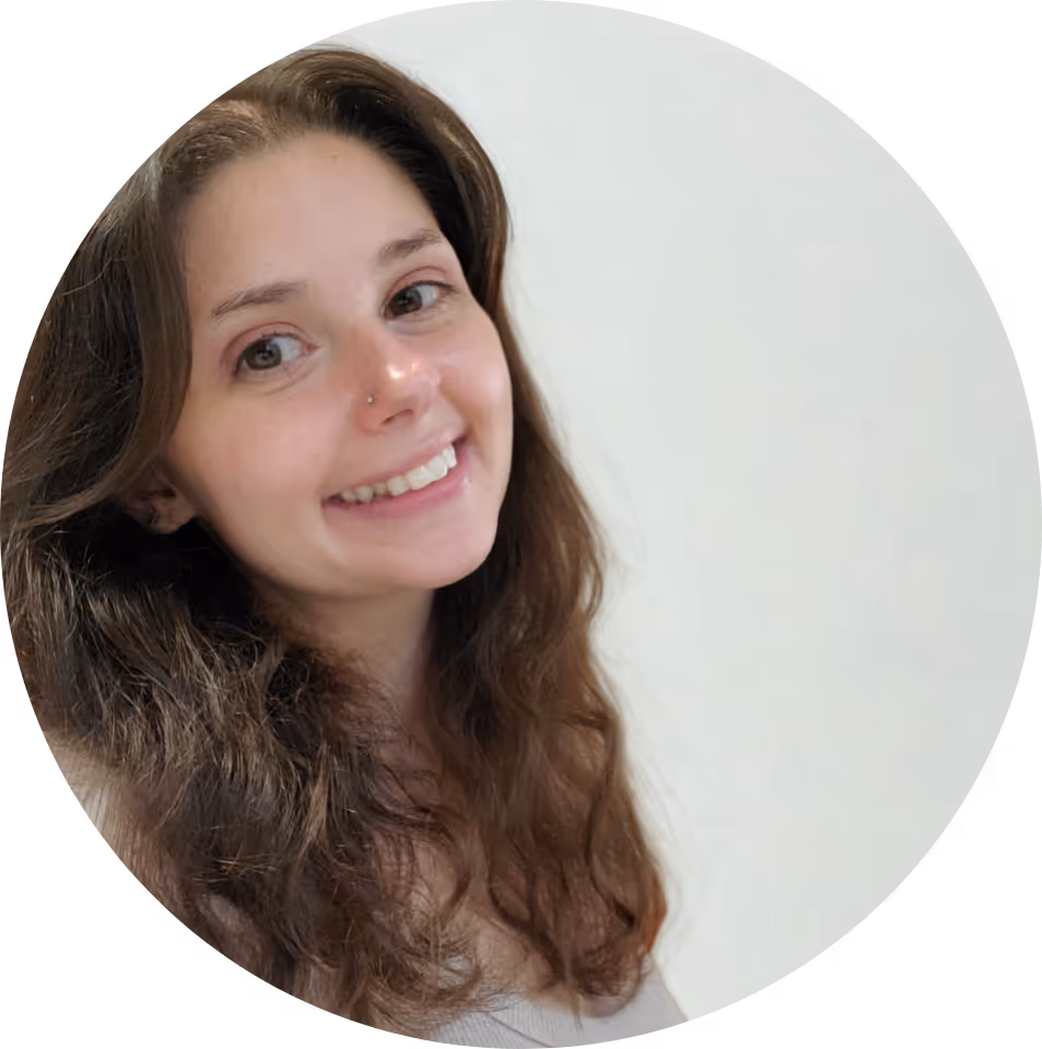 Professional photo of Cassandra smiling.