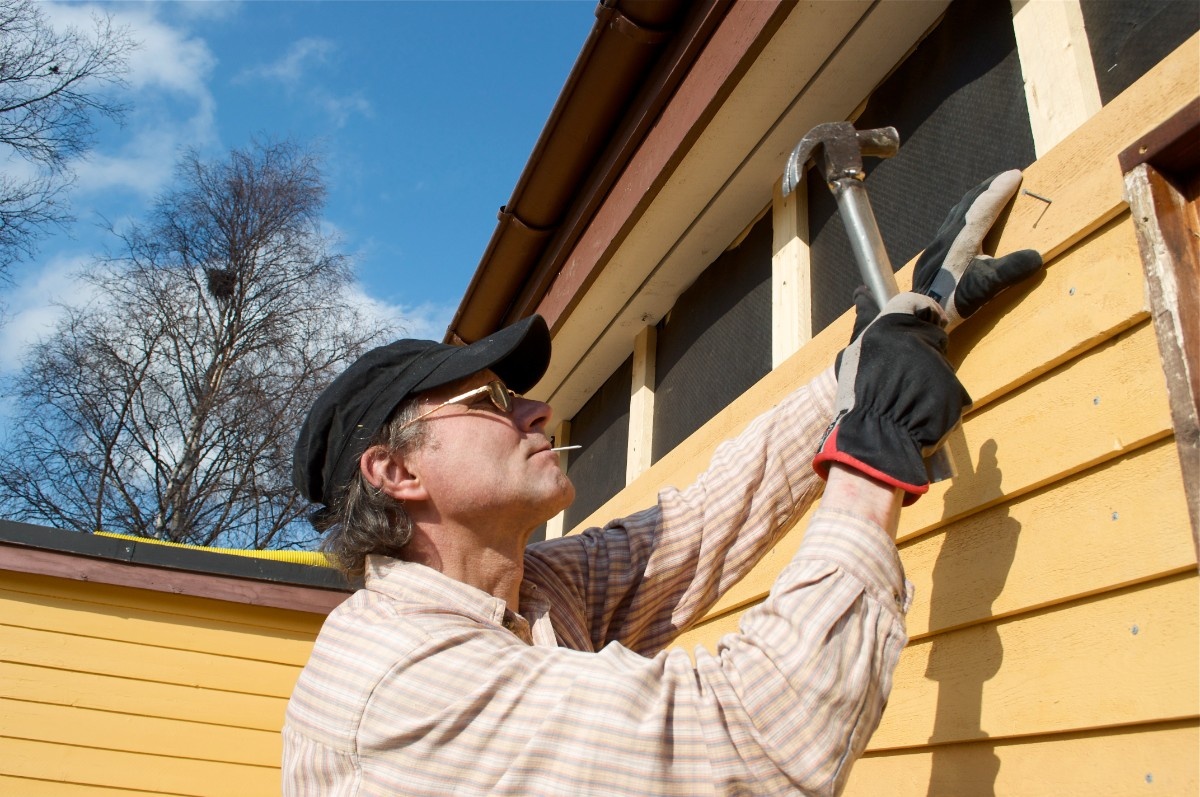 Dry rot siding repair on a Bellevue home