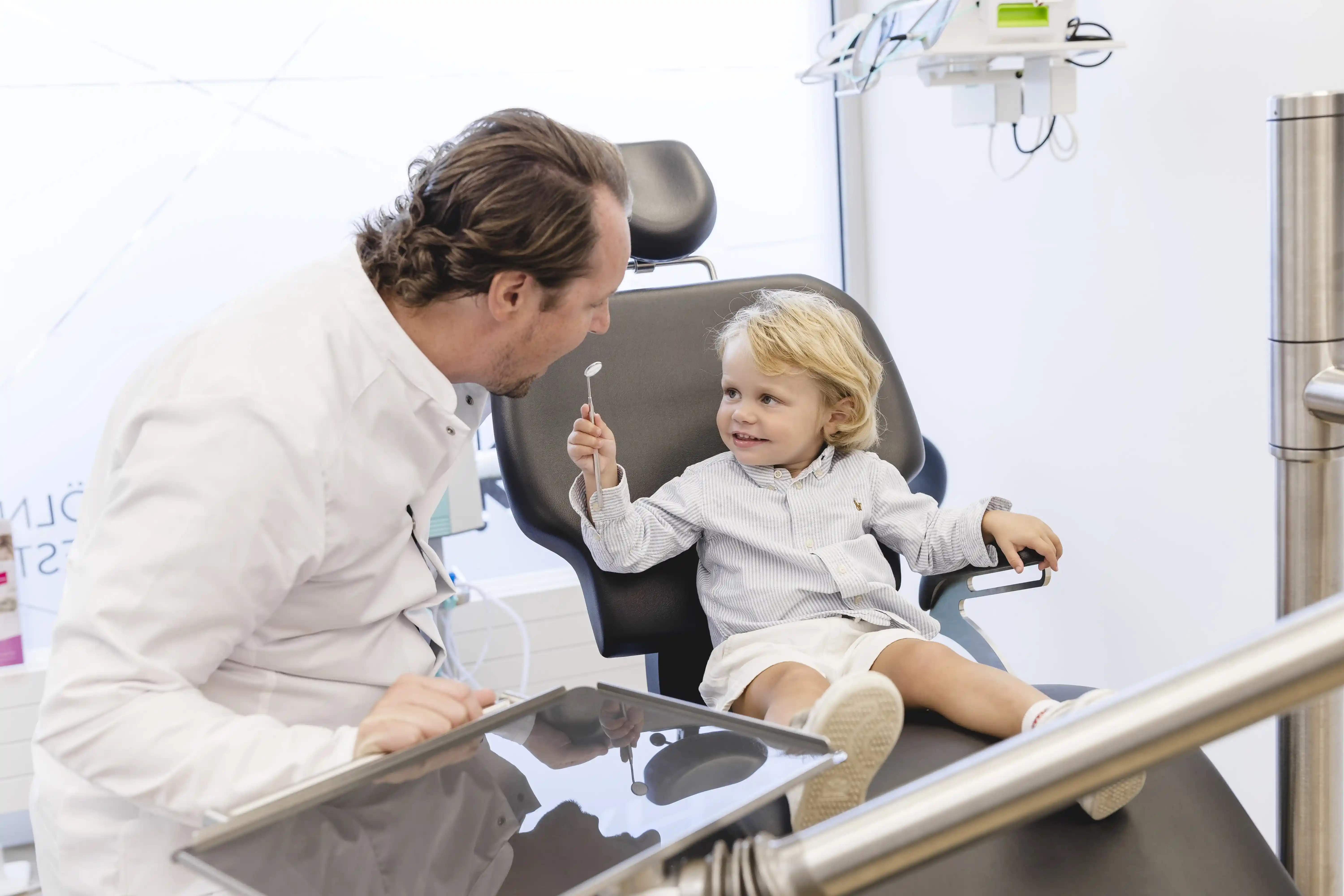 Kinderfreundliche Behandlung in der MKG Köln West