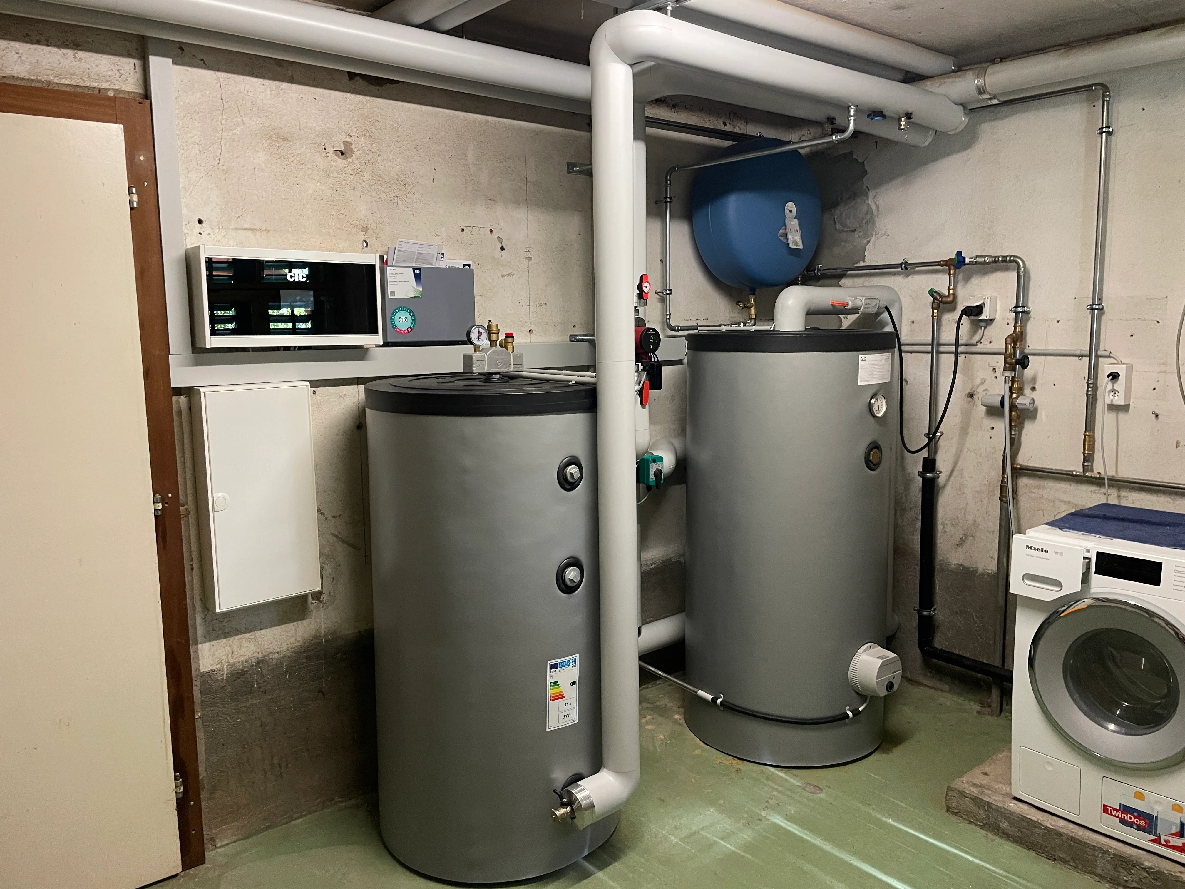 Wärmeboiler im Keller Neubau