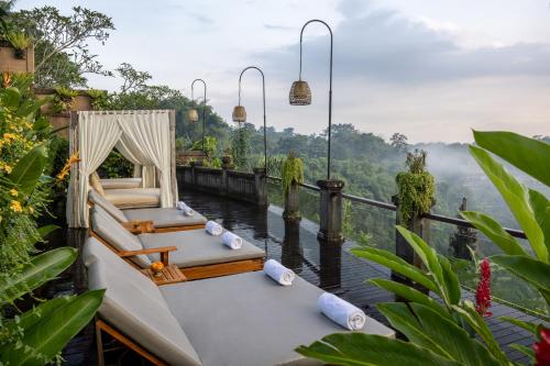 La Mewali Resort pool with ocean view in Canggu – Bali couple's holiday