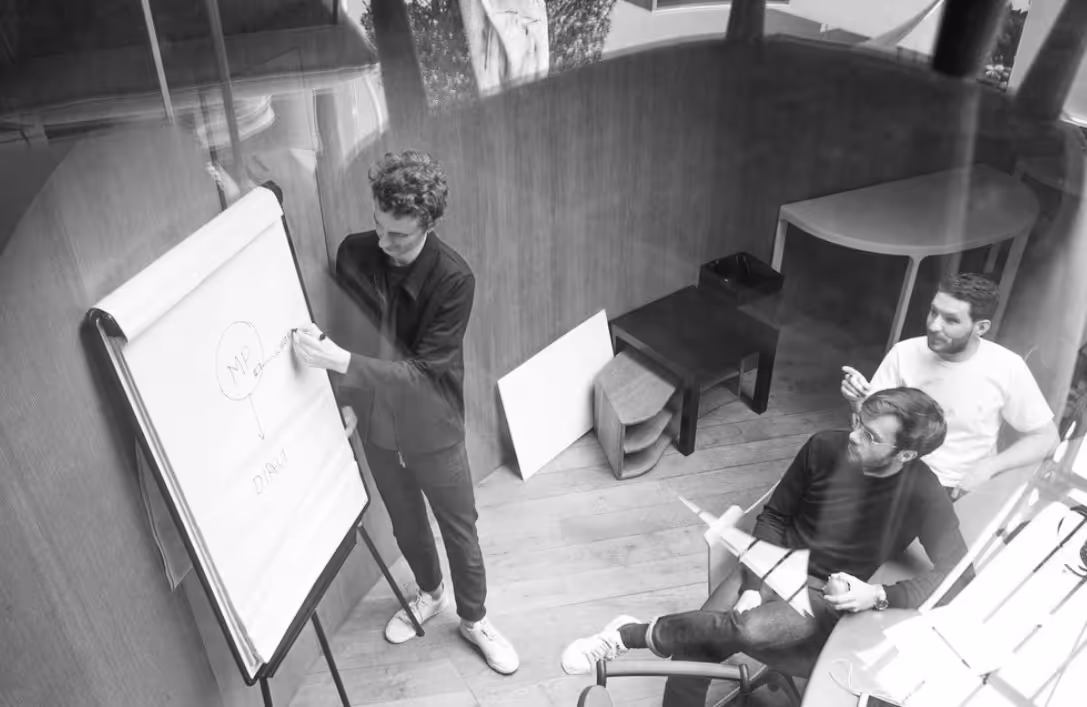 agence powerpoint ppt mprez nom brainstorming design brand id