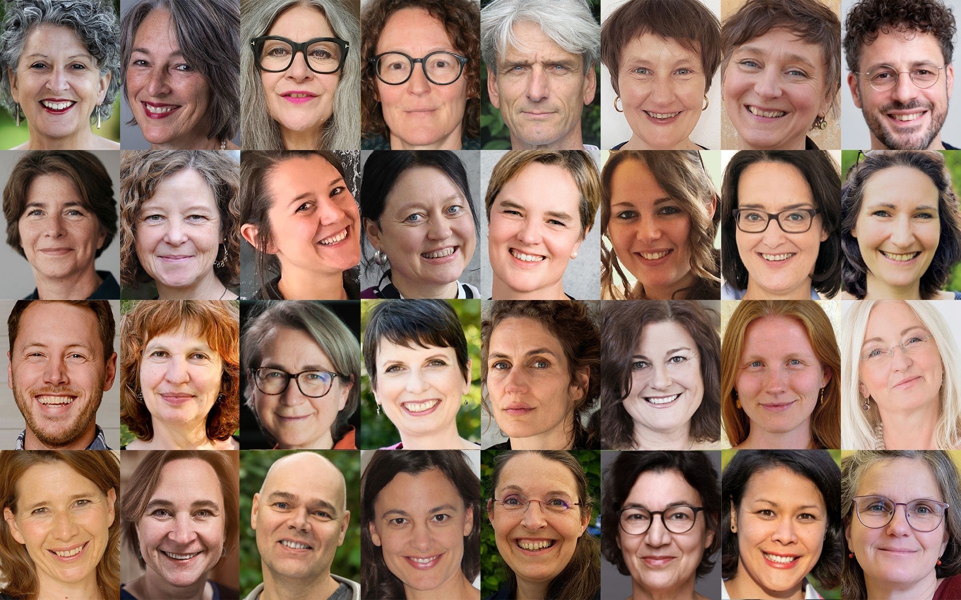 Collage aus 35 Porträtfotos lächelnder Menschen unterschiedlichen Geschlechts und Alters vor verschiedenen Hintergründen.