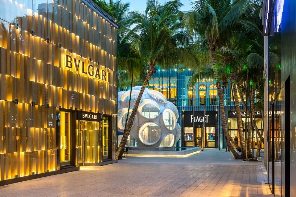 Exploring Miami in luxury with Miami Choice Limo car service