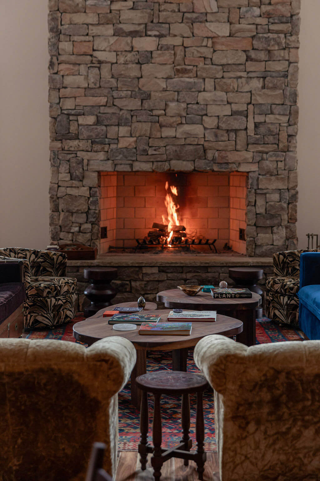 Cozy Fireplace in Buffalo Lodge 