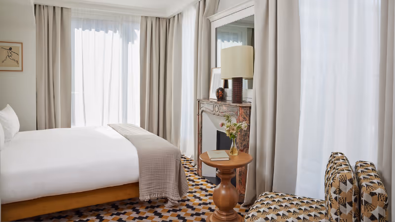 Chambre Deluxe à l'Hôtel Noucha Paris 16