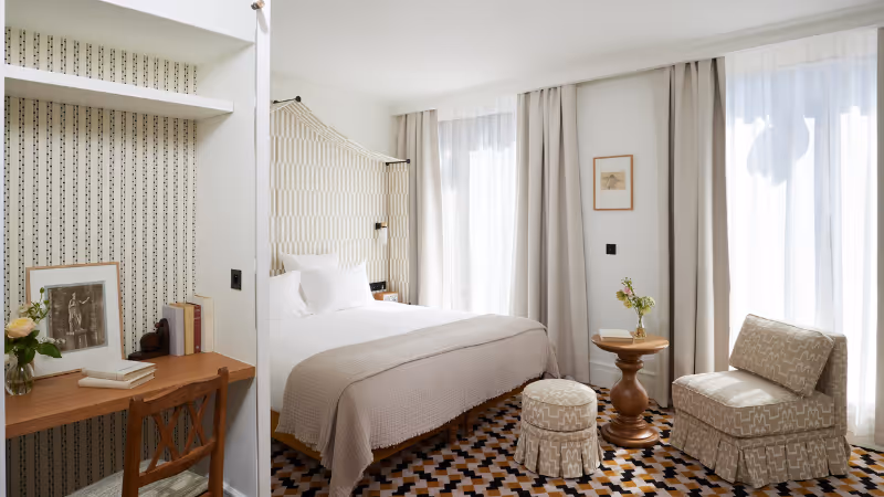 Suite Junior à Hôtel Noucha à Paris 16 proche Parc des Princes