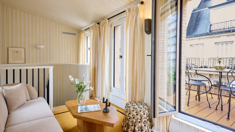 Chambre Duplex avec terrasse à l'hôtel Noucha Paris 16