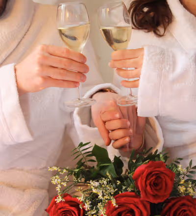 Offre Romantique à l'Hôtel Noucha Paris 16 bouquet de fleur et coupe de champagne