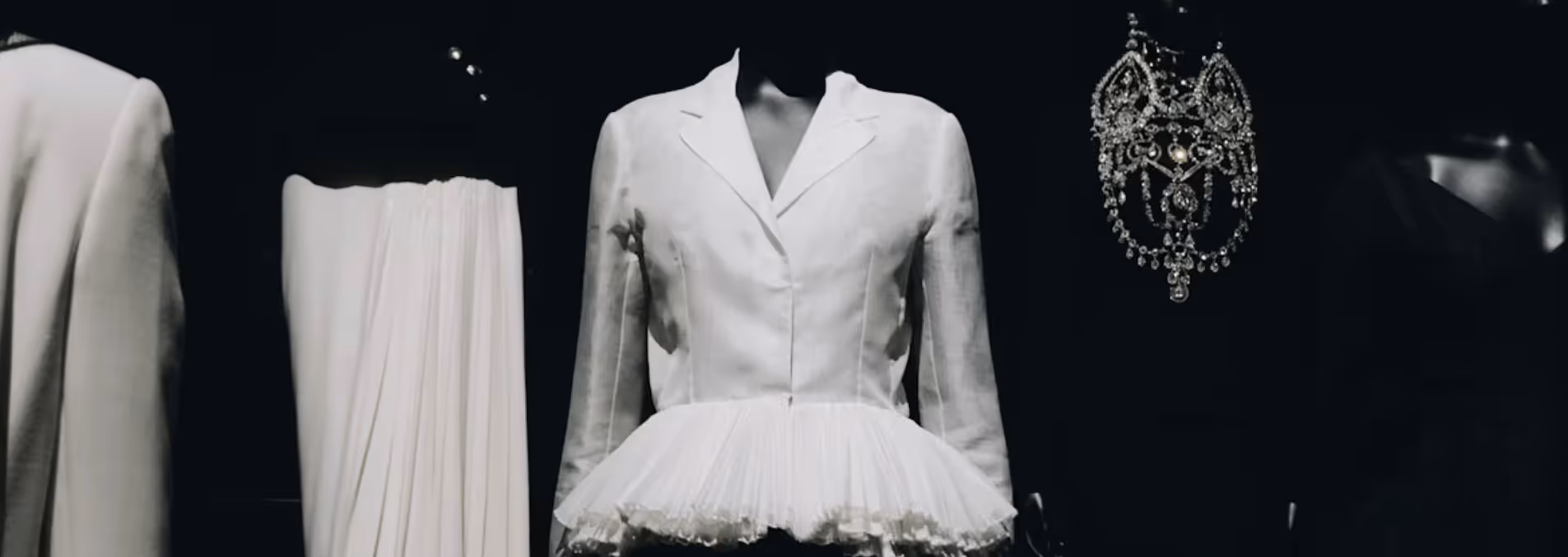 Mannequins dressed in a museum