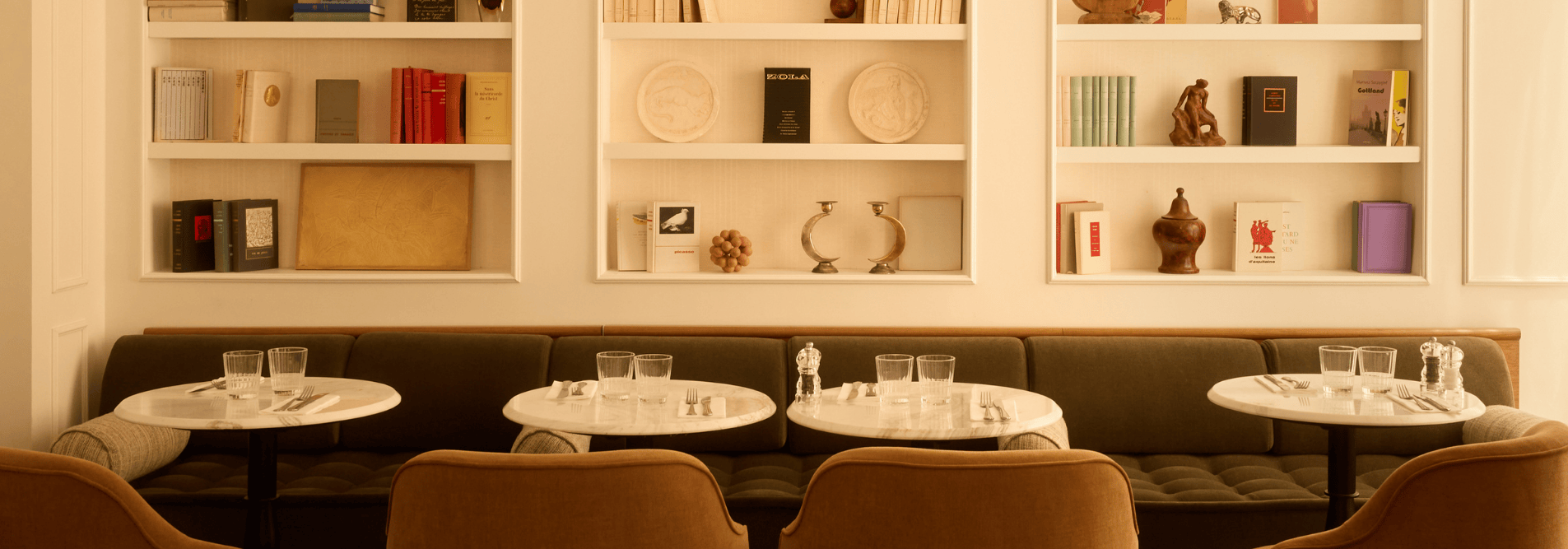 Noucha Restaurant Room