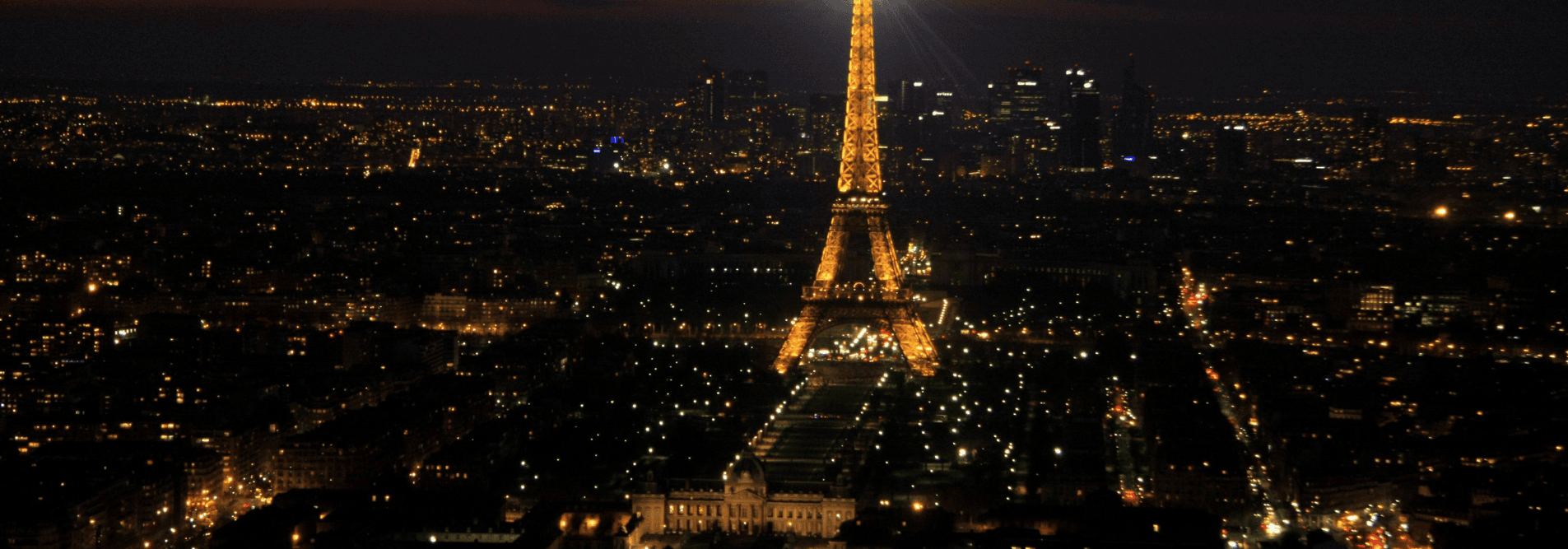 La Tour Eiffel vue de nuit 
