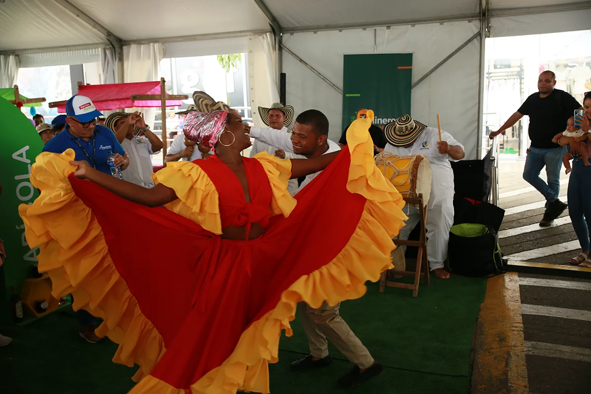 Mineros Foundation: Folk Dancers