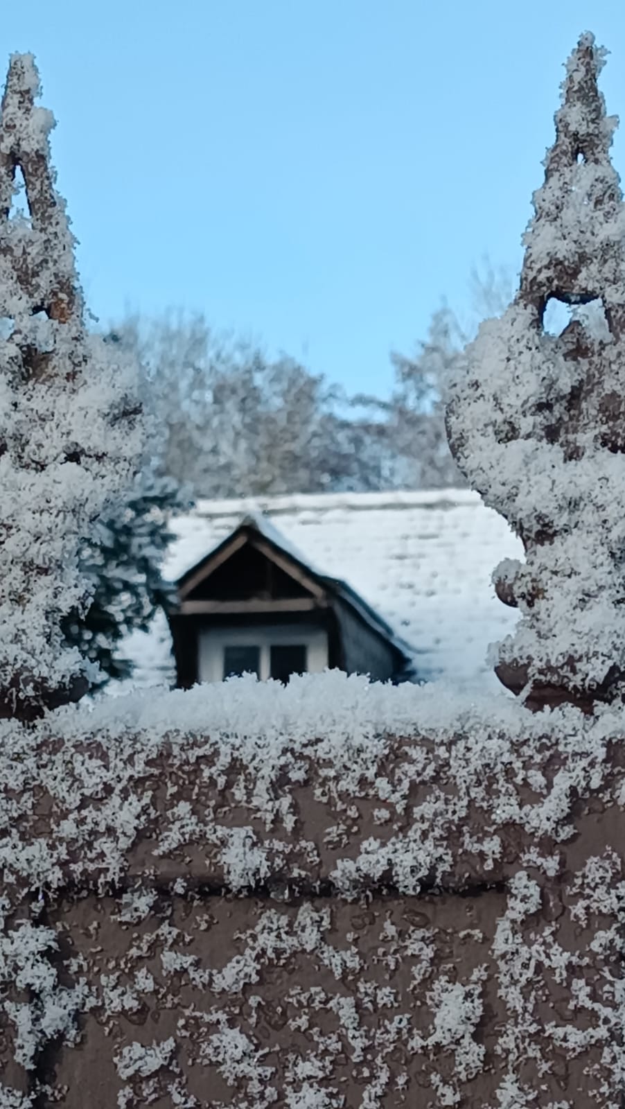 Caroline Bourgine journalise à l'antenne de radio outre-mer