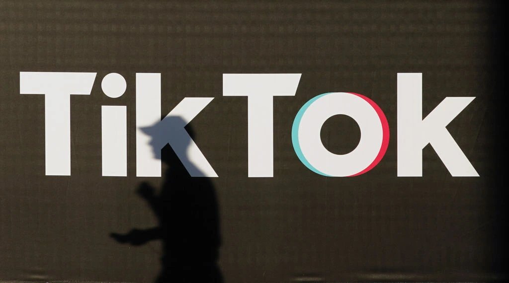 An image of tiktok logo 