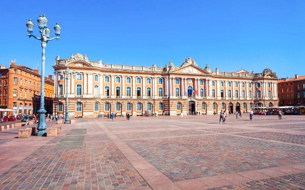 Le conseiller immobilier, un partenaire essentiel pour vos transactions à Bordeaux