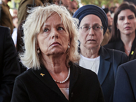 العليا الإسرائيلية تصدر أمرا احترازيا يمنع إقالة المستشارة القضائية للحكومة