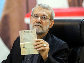 تقرير: خامنئي يفوّض لاريجاني بضمان استمرارية الدولة في حال الحرب أو اغتياله