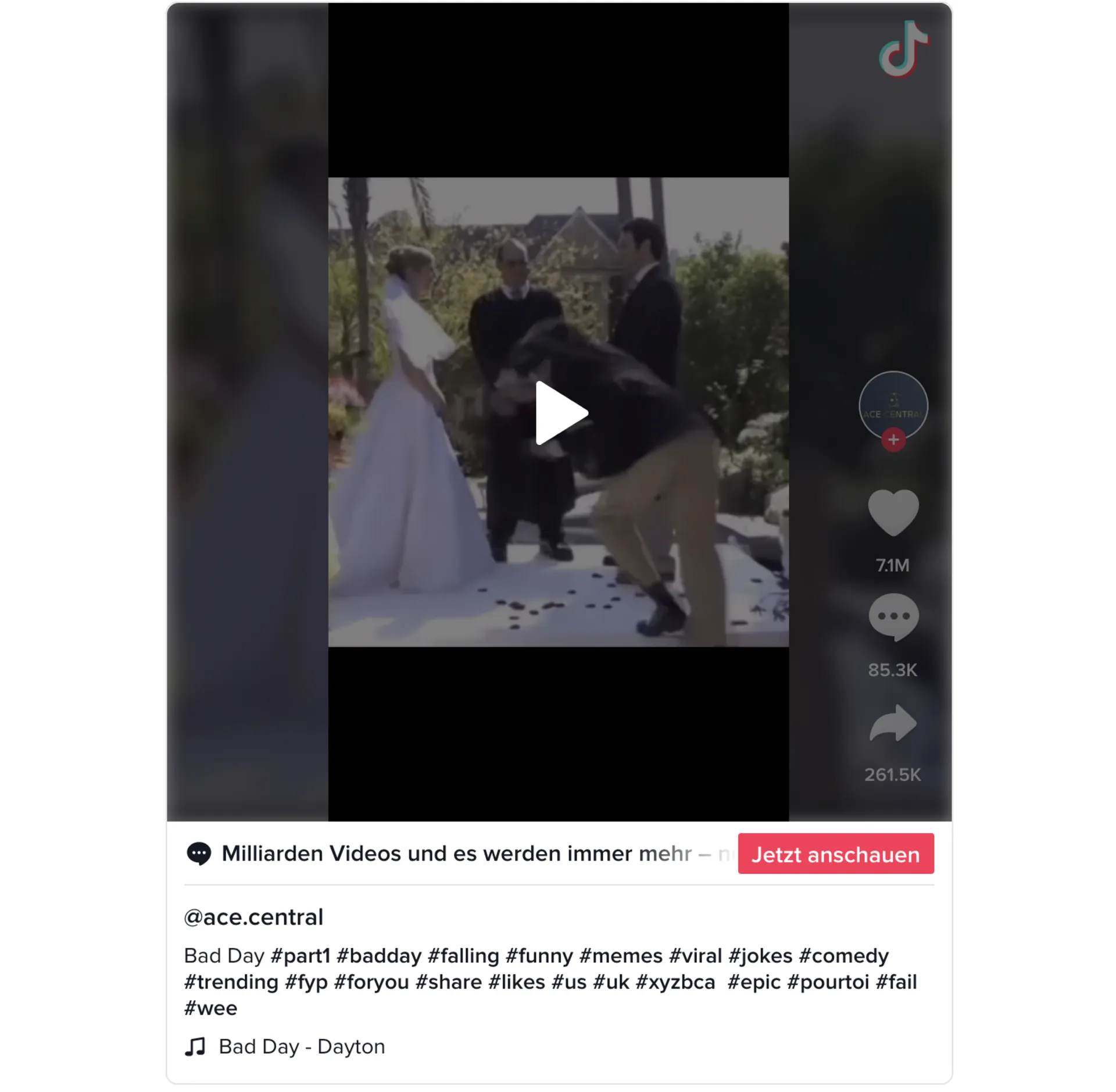 TikTok-Fail-Video von @ace.central: Mann stolpert bei einer Hochzeitszeremonie vor Braut und Pfarrer