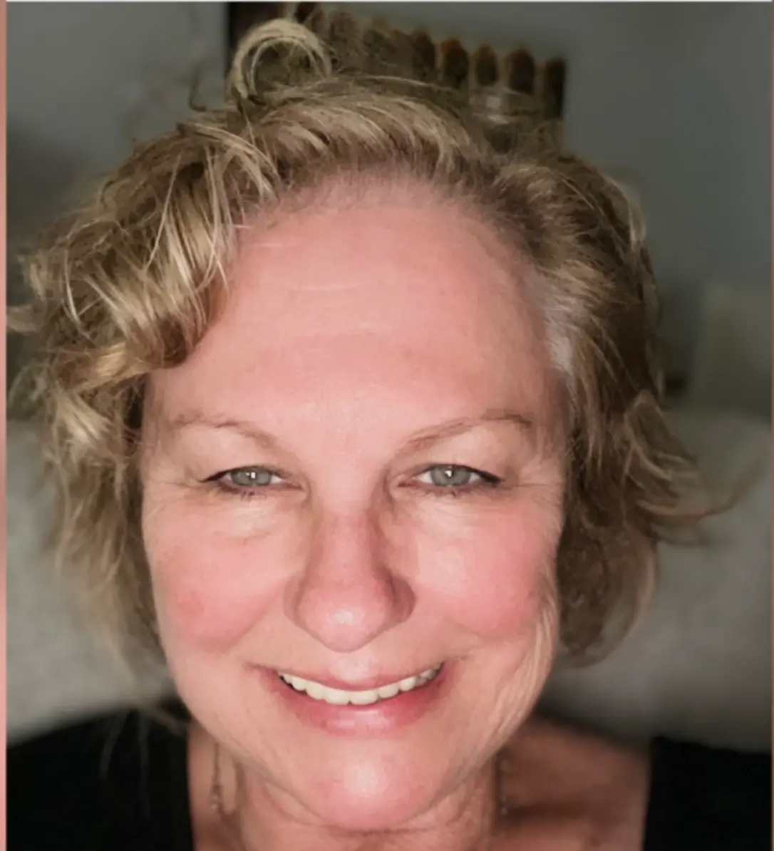 woman user review
