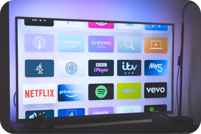 Éléments graphiques représentant la conception et le développement d'applications web.