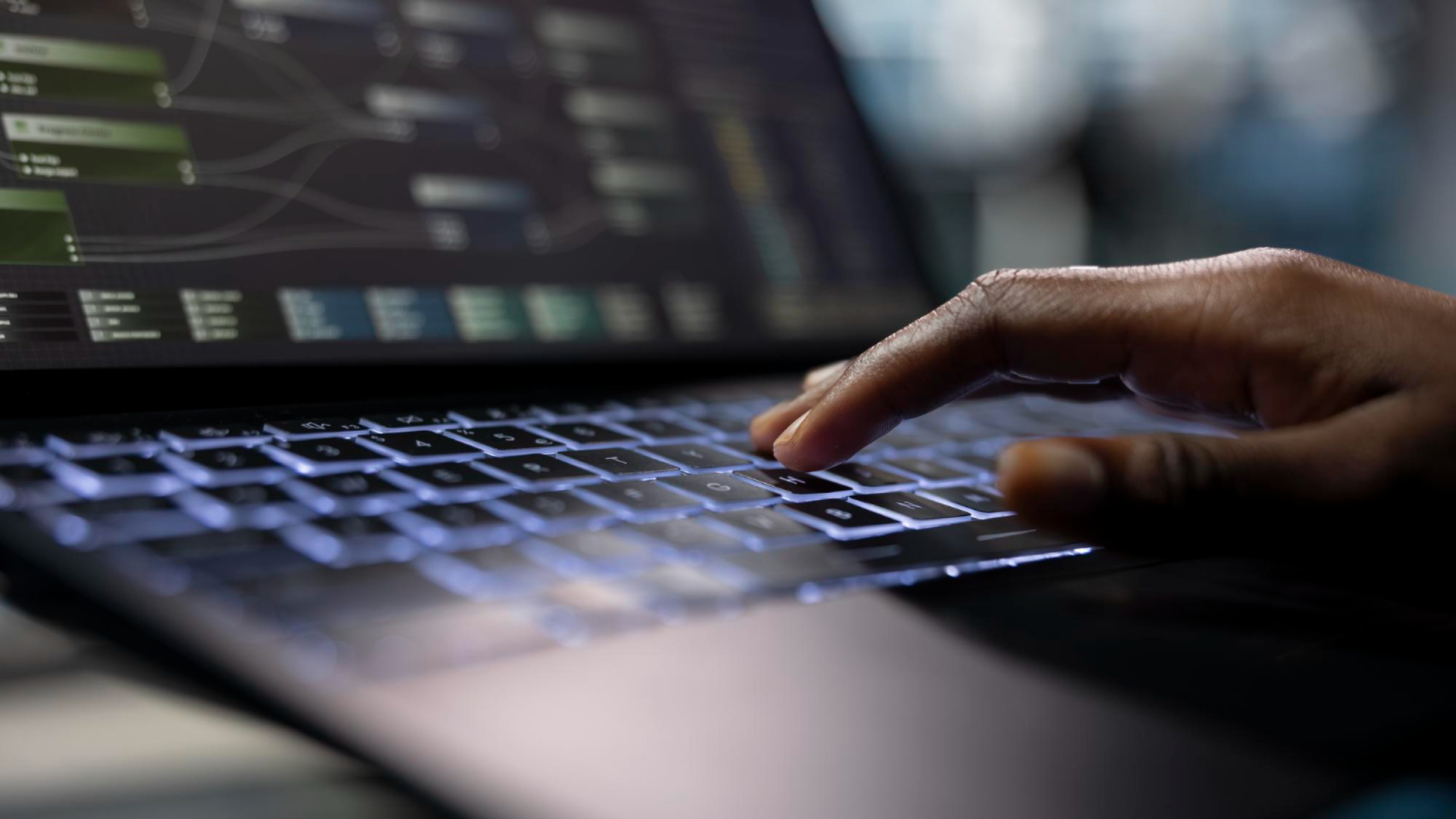 Application métier sur-mesure vs solution SaaS : comment faire le bon choix pour votre organisation ?